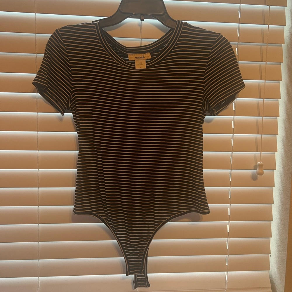 Super cute body suit top
